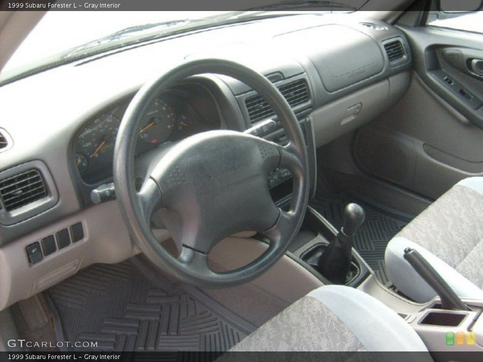 Gray Interior Photo for the 1999 Subaru Forester L #52671958