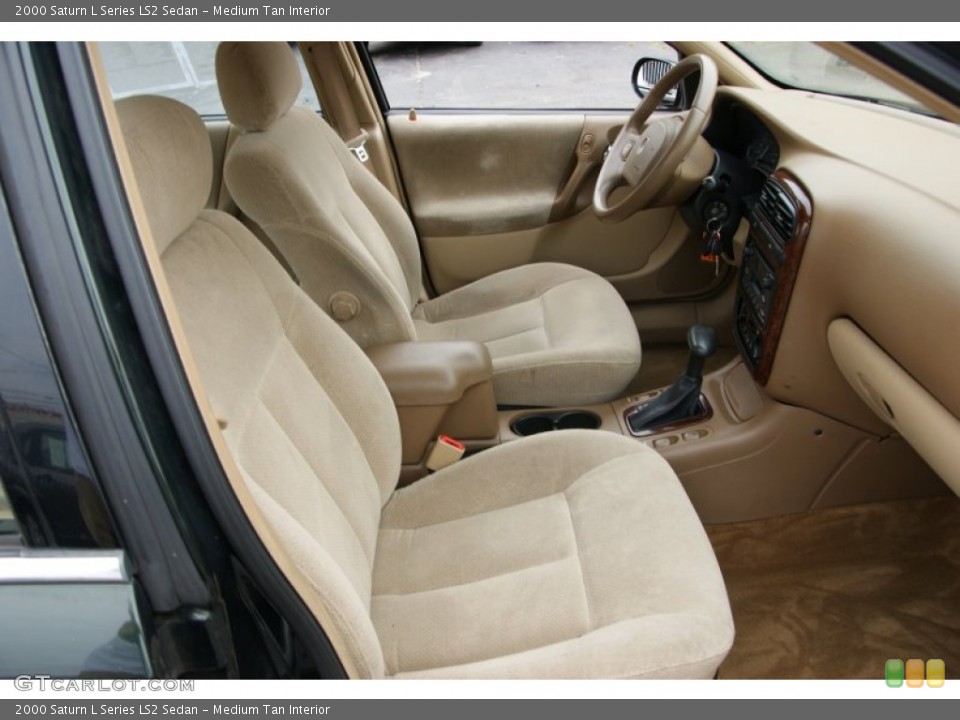 Medium Tan Interior Photo for the 2000 Saturn L Series LS2 Sedan #52672759