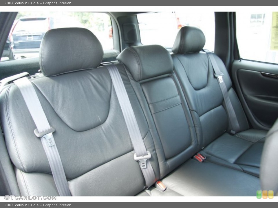 Graphite Interior Photo for the 2004 Volvo V70 2.4 #52675447
