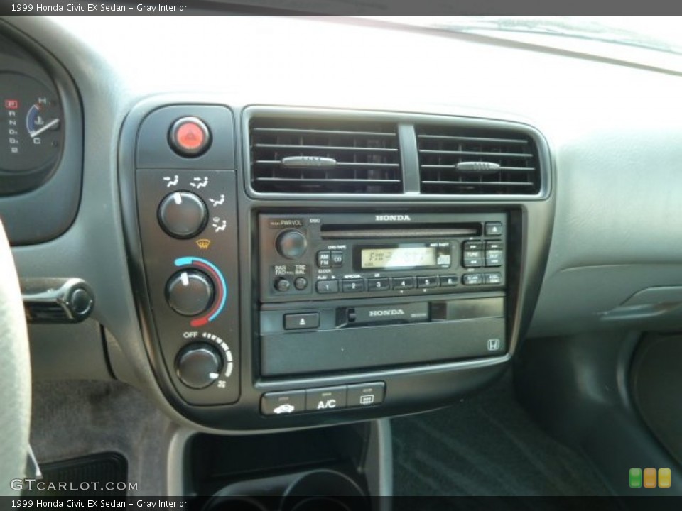 Gray Interior Controls for the 1999 Honda Civic EX Sedan #52678567