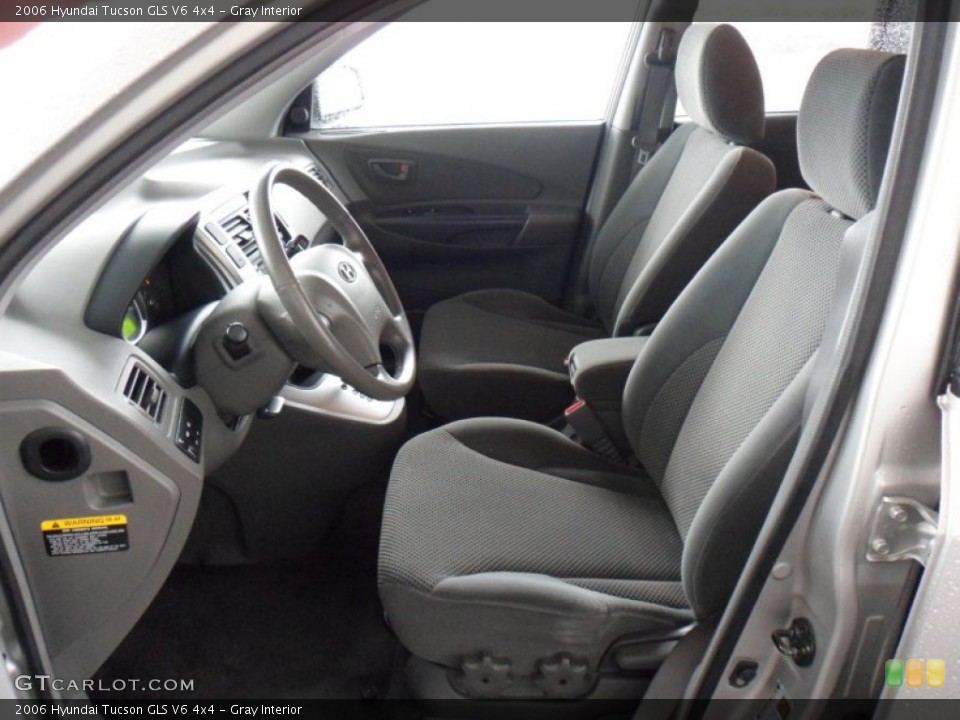 Gray Interior Photo for the 2006 Hyundai Tucson GLS V6 4x4 #52680150