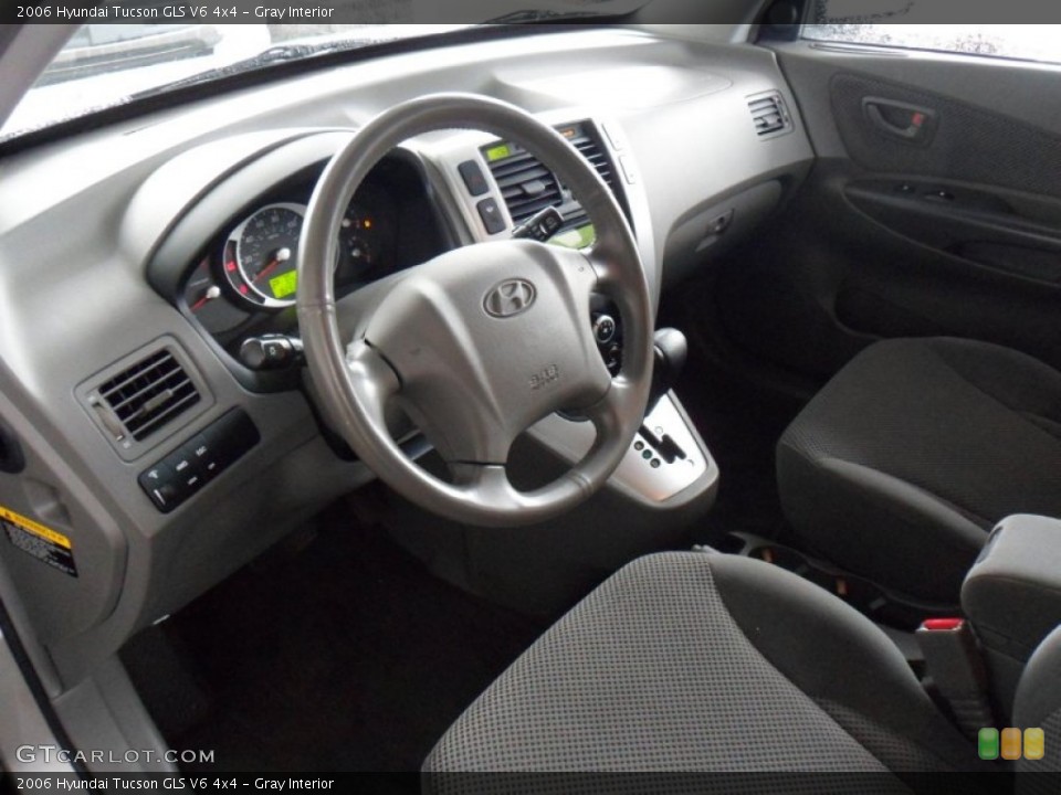 Gray Interior Prime Interior for the 2006 Hyundai Tucson GLS V6 4x4 #52680162