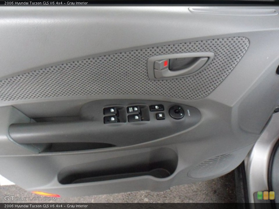 Gray Interior Door Panel for the 2006 Hyundai Tucson GLS V6 4x4 #52680177