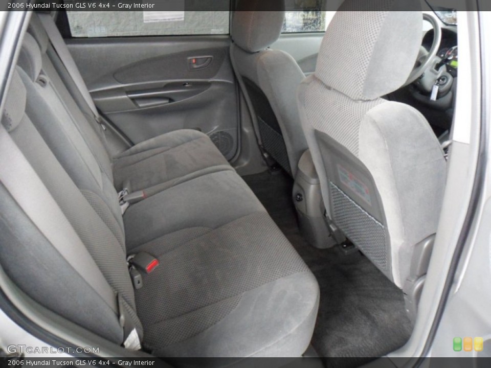 Gray Interior Photo for the 2006 Hyundai Tucson GLS V6 4x4 #52680237