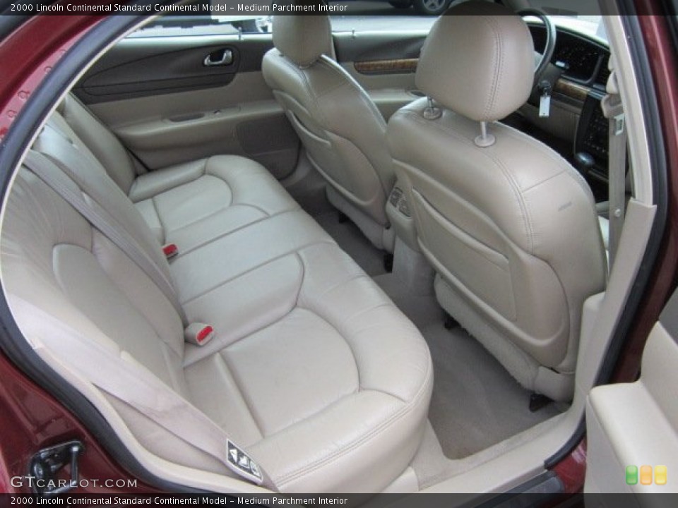 Medium Parchment Interior Photo for the 2000 Lincoln Continental  #52681377