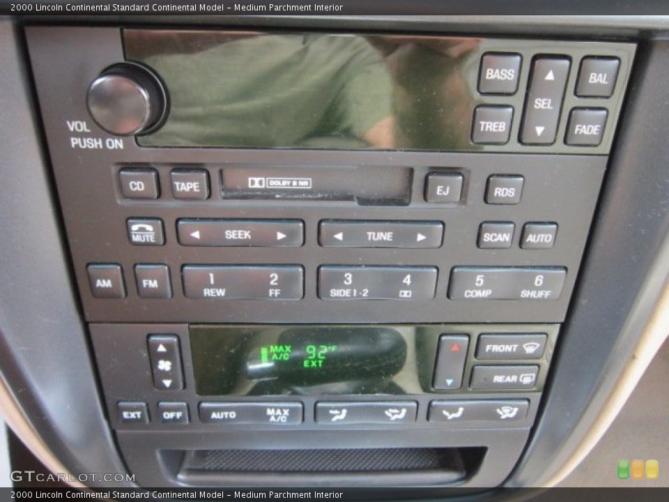 Medium Parchment Interior Controls for the 2000 Lincoln Continental  #52681479