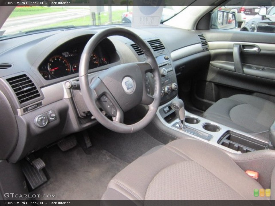 Black 2009 Saturn Outlook Interiors