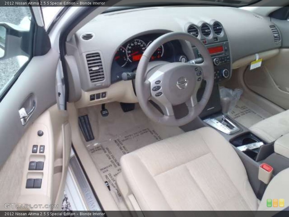 Blonde Interior Photo for the 2012 Nissan Altima 2.5 S Special Edition #52688724