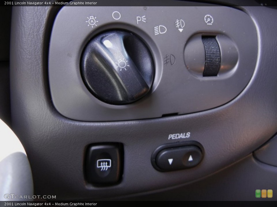 Medium Graphite Interior Controls for the 2001 Lincoln Navigator 4x4 #52695132