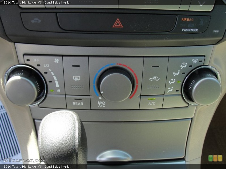Sand Beige Interior Controls for the 2010 Toyota Highlander V6 #52696122
