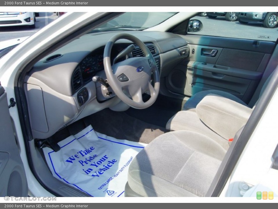 Medium Graphite Interior Photo for the 2000 Ford Taurus SES #52696290