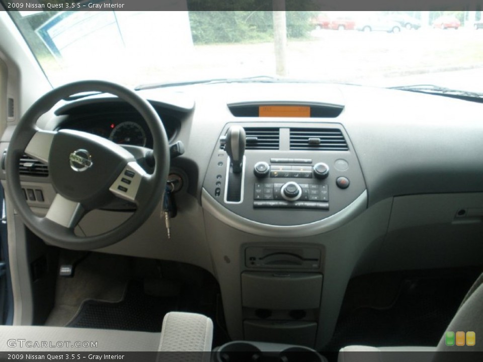 Gray Interior Dashboard for the 2009 Nissan Quest 3.5 S #52701528