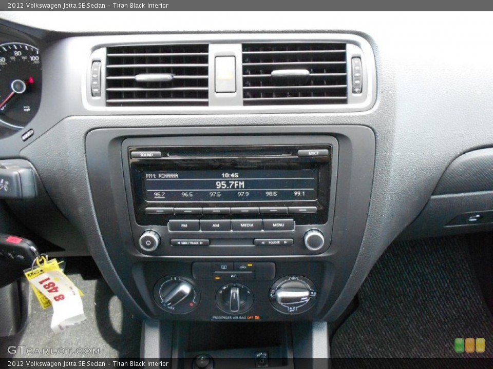 Titan Black Interior Controls for the 2012 Volkswagen Jetta SE Sedan #52704813