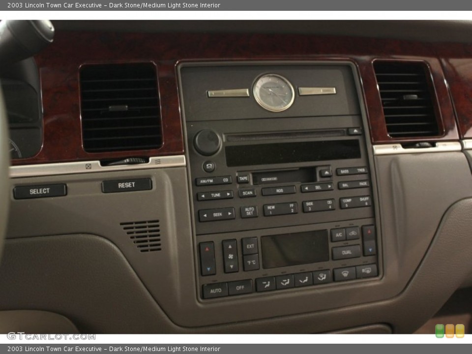 Dark Stone/Medium Light Stone Interior Controls for the 2003 Lincoln Town Car Executive #52718526