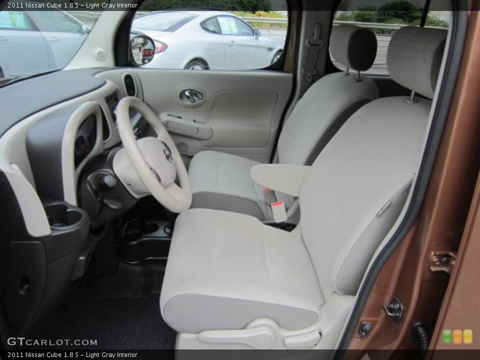 Light Gray Interior Photo for the 2011 Nissan Cube 1.8 S #52731680