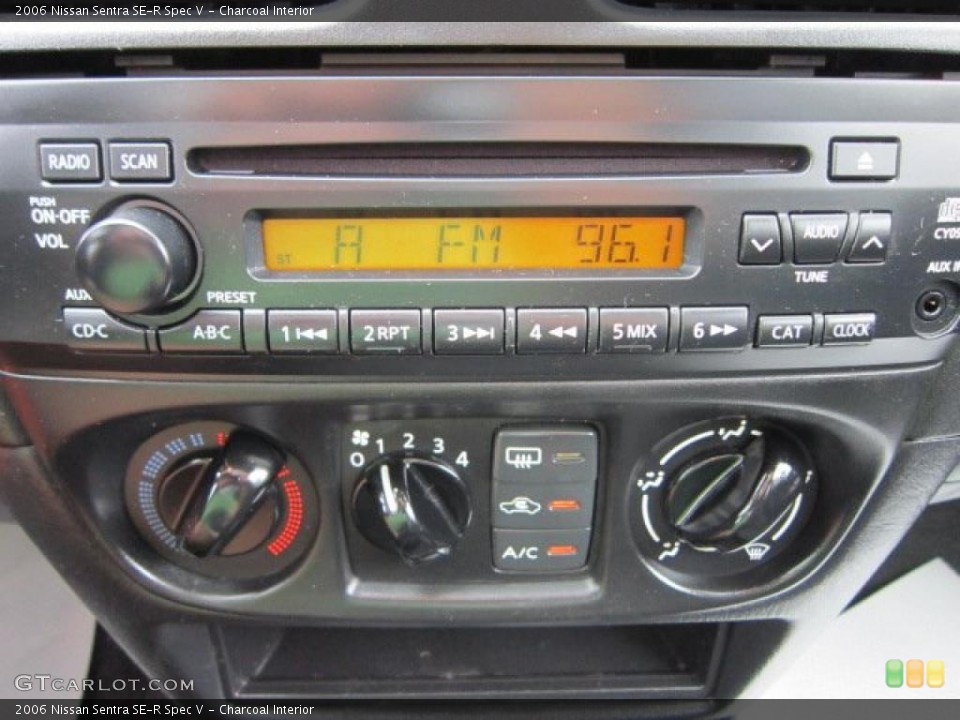 Charcoal Interior Controls for the 2006 Nissan Sentra SE-R Spec V #52732268