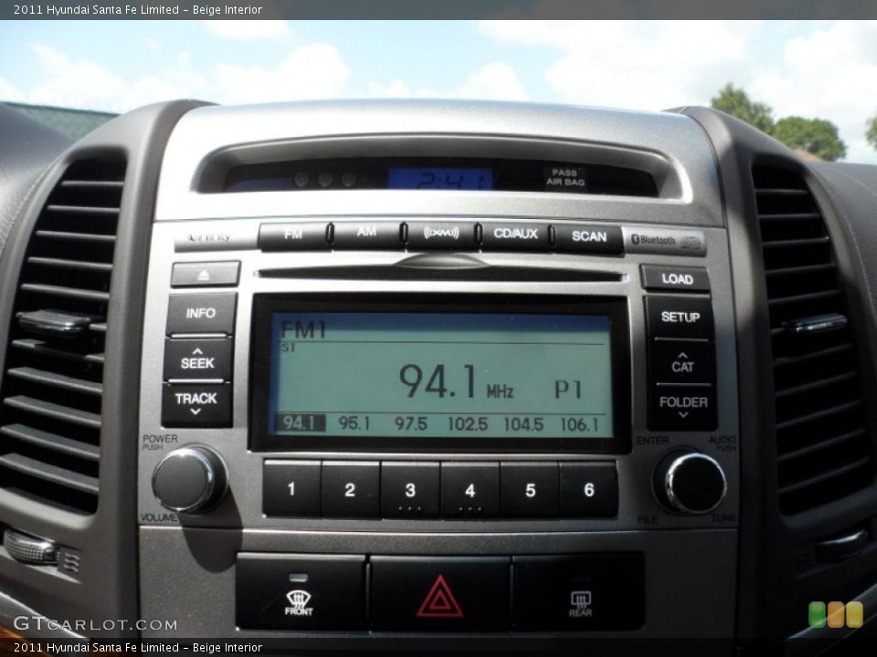 Beige Interior Audio System for the 2011 Hyundai Santa Fe Limited #52745944