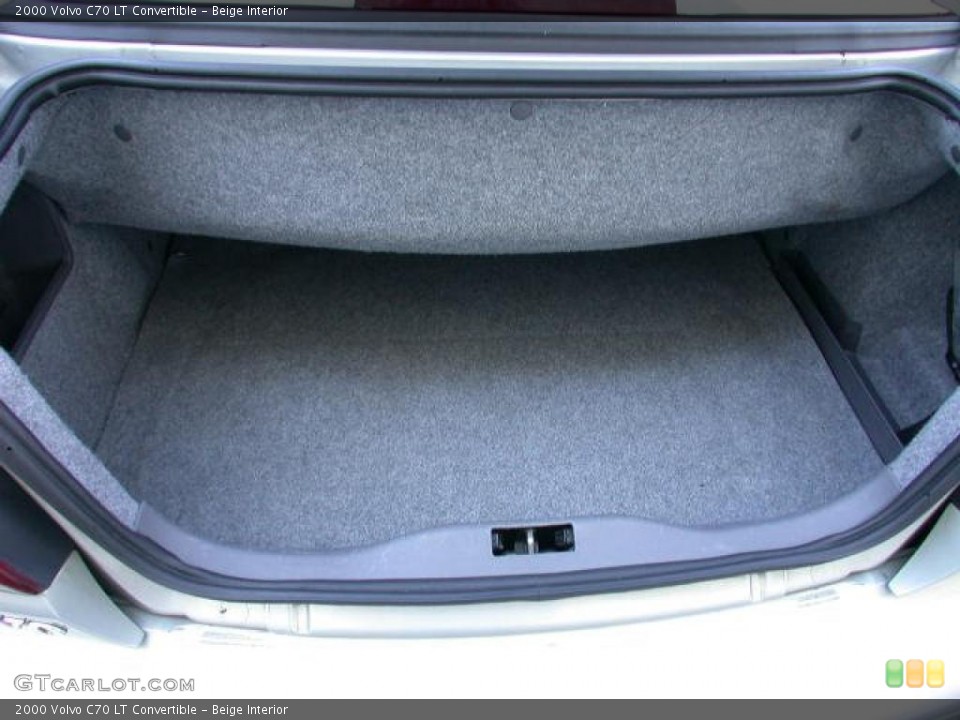 Beige Interior Trunk for the 2000 Volvo C70 LT Convertible #52766192