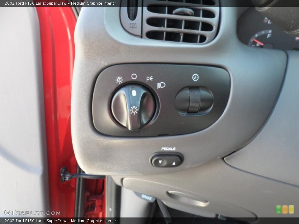 Medium Graphite Interior Controls for the 2002 Ford F150 Lariat SuperCrew #52767252