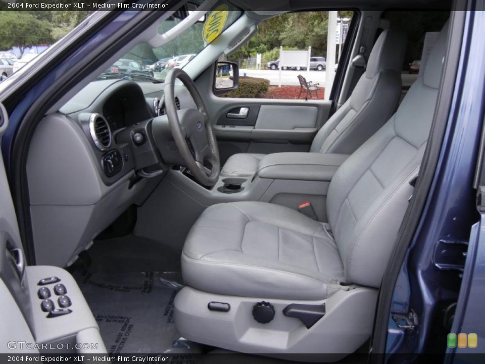 Medium Flint Gray Interior Photo for the 2004 Ford Expedition XLT #52767484