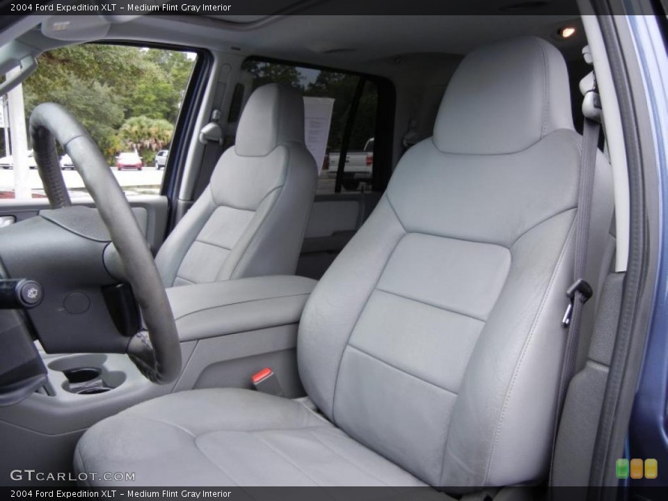 Medium Flint Gray Interior Photo for the 2004 Ford Expedition XLT #52767500