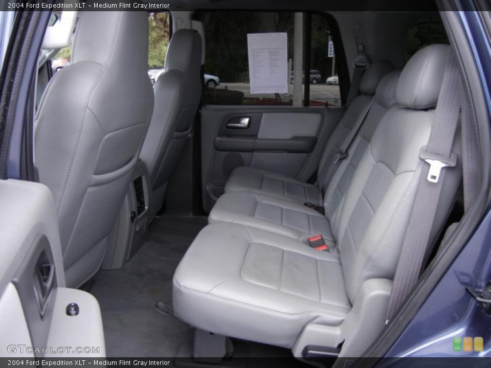 Medium Flint Gray Interior Photo for the 2004 Ford Expedition XLT #52767516