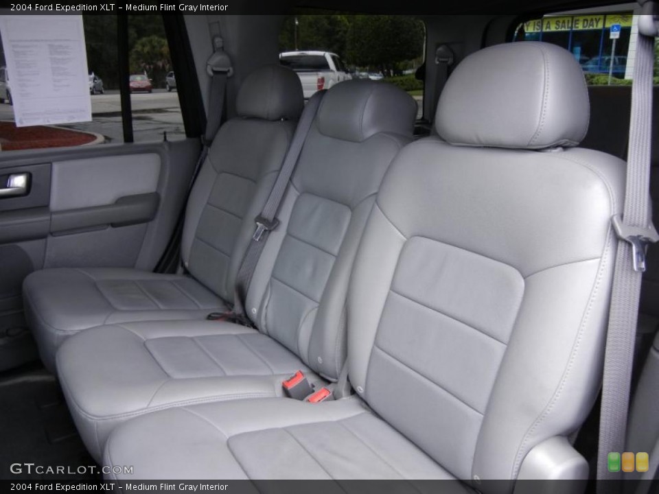 Medium Flint Gray Interior Photo for the 2004 Ford Expedition XLT #52767532