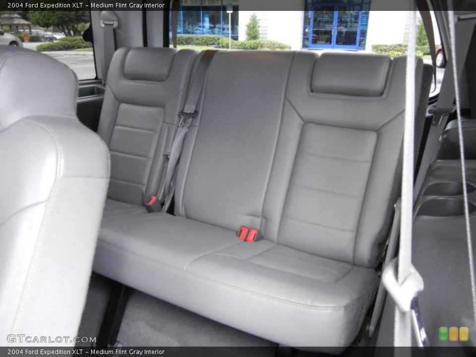 Medium Flint Gray Interior Photo for the 2004 Ford Expedition XLT #52767548