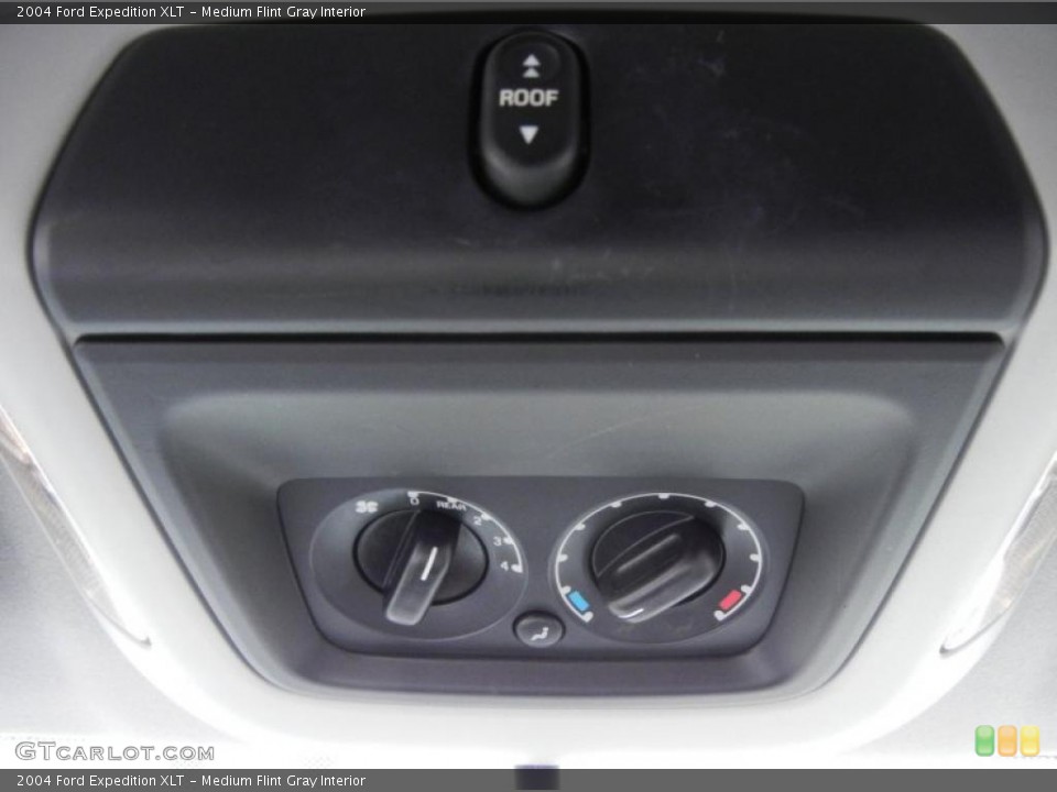 Medium Flint Gray Interior Controls for the 2004 Ford Expedition XLT #52767712