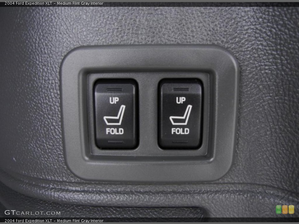 Medium Flint Gray Interior Controls for the 2004 Ford Expedition XLT #52767740