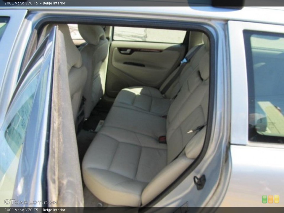 Beige Interior Photo for the 2001 Volvo V70 T5 #52777564