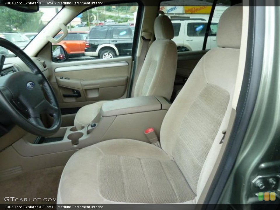 Medium Parchment Interior Photo for the 2004 Ford Explorer XLT 4x4 #52781316