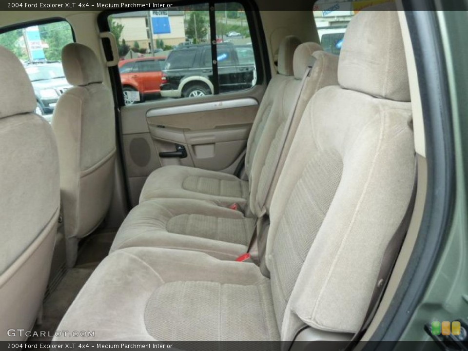 Medium Parchment Interior Photo for the 2004 Ford Explorer XLT 4x4 #52781332