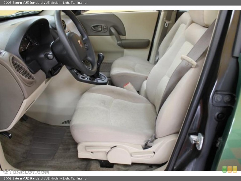 Light Tan Interior Photo for the 2003 Saturn VUE  #52785804