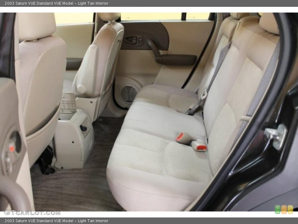 Light Tan Interior Photo for the 2003 Saturn VUE  #52785820