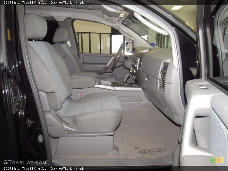 Graphite/Titanium Interior Photo for the 2006 Nissan Titan SE King Cab #52789084