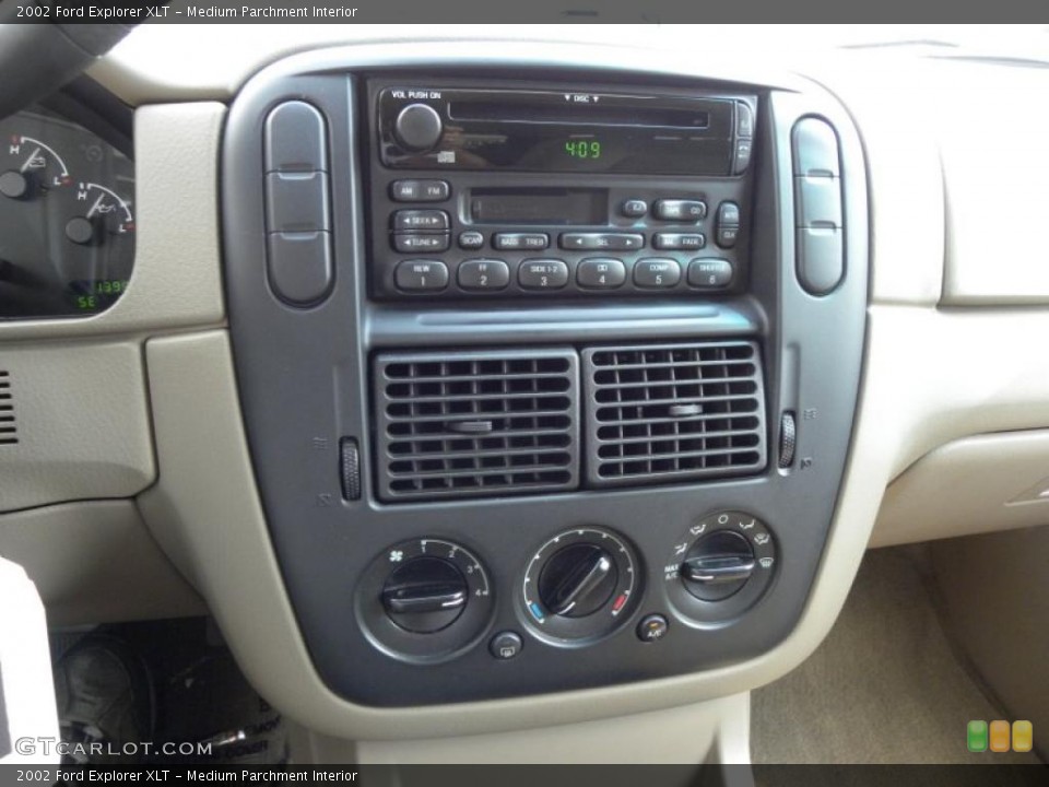Medium Parchment Interior Audio System for the 2002 Ford Explorer XLT #52790312