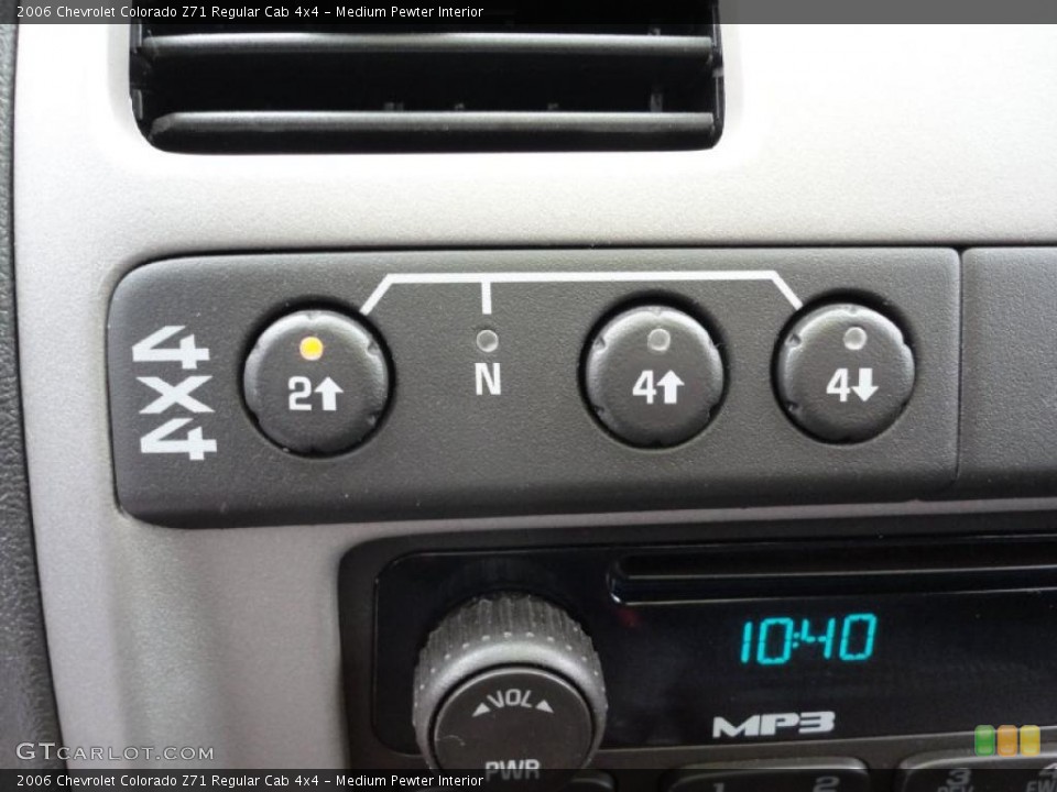 Medium Pewter Interior Controls for the 2006 Chevrolet Colorado Z71 Regular Cab 4x4 #52799916