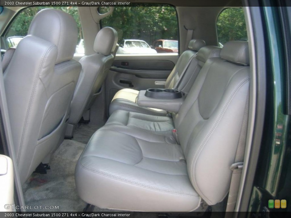 Gray/Dark Charcoal Interior Photo for the 2003 Chevrolet Suburban 1500 Z71 4x4 #52802152