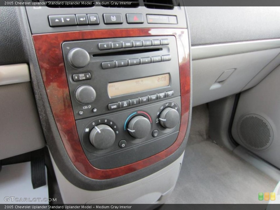 Medium Gray Interior Audio System for the 2005 Chevrolet Uplander  #52804968
