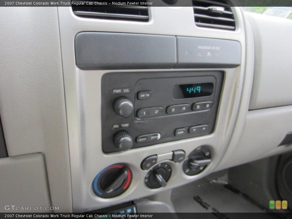 Medium Pewter Interior Audio System for the 2007 Chevrolet Colorado Work Truck Regular Cab Chassis #52807092
