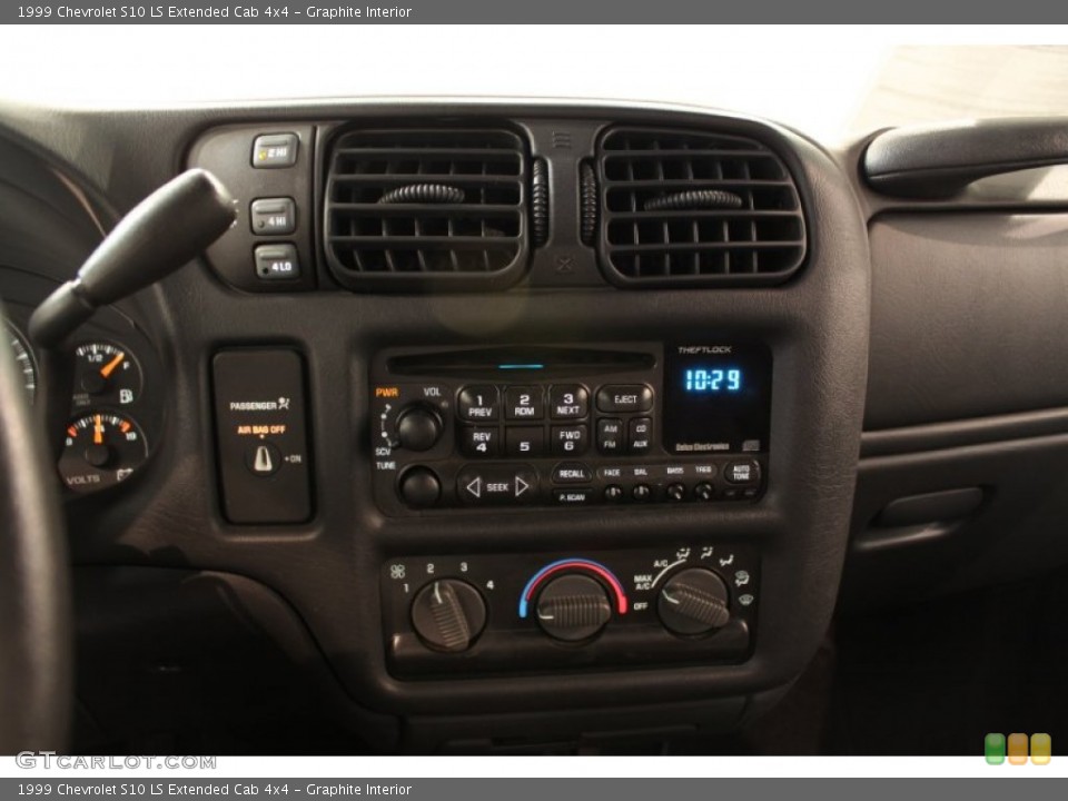 Graphite Interior Audio System for the 1999 Chevrolet S10 LS Extended Cab 4x4 #52816306