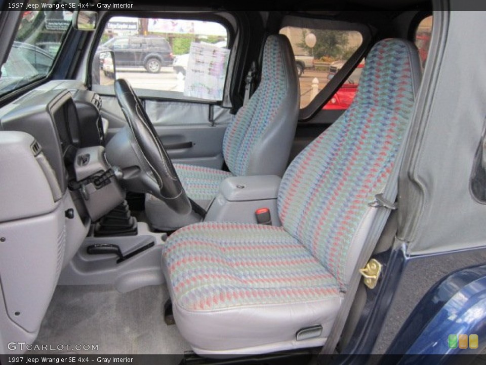 Gray Interior Photo for the 1997 Jeep Wrangler SE 4x4 #52825139