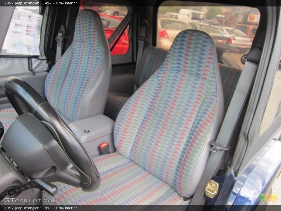 Gray Interior Photo for the 1997 Jeep Wrangler SE 4x4 #52825277