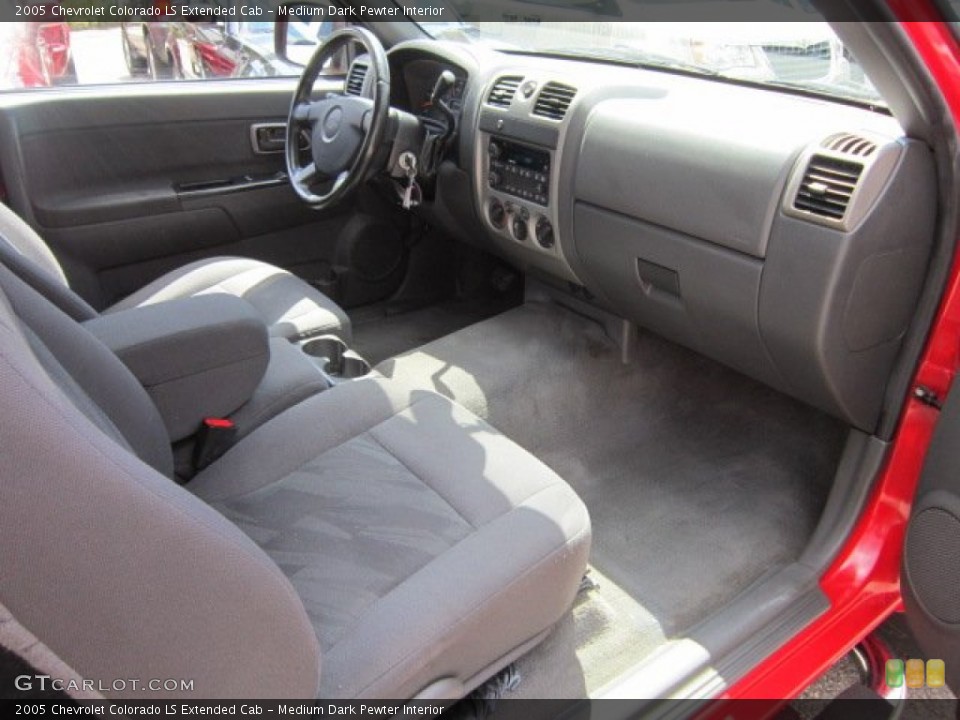 Medium Dark Pewter Interior Dashboard for the 2005 Chevrolet Colorado LS Extended Cab #52826819