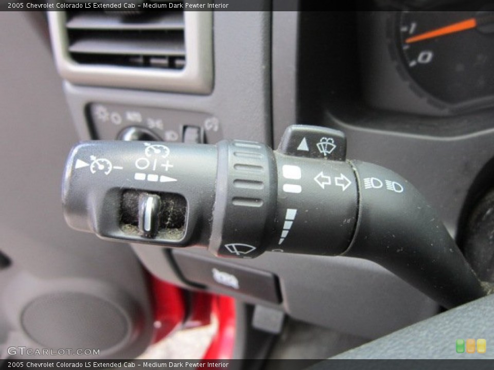 Medium Dark Pewter Interior Controls for the 2005 Chevrolet Colorado LS Extended Cab #52826882