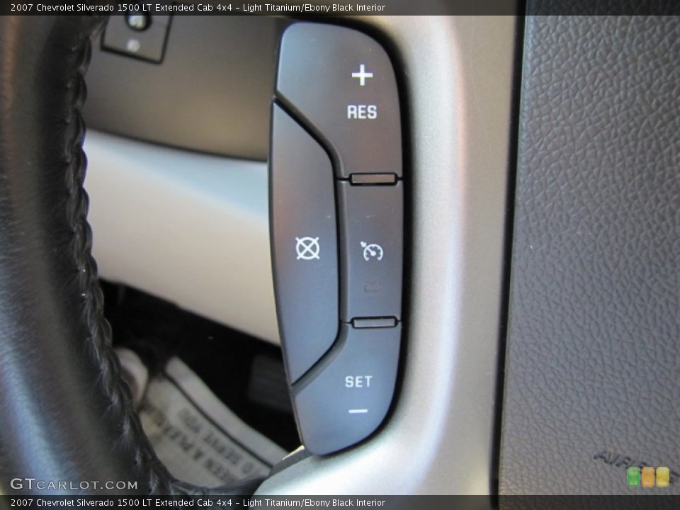Light Titanium/Ebony Black Interior Controls for the 2007 Chevrolet Silverado 1500 LT Extended Cab 4x4 #52827452
