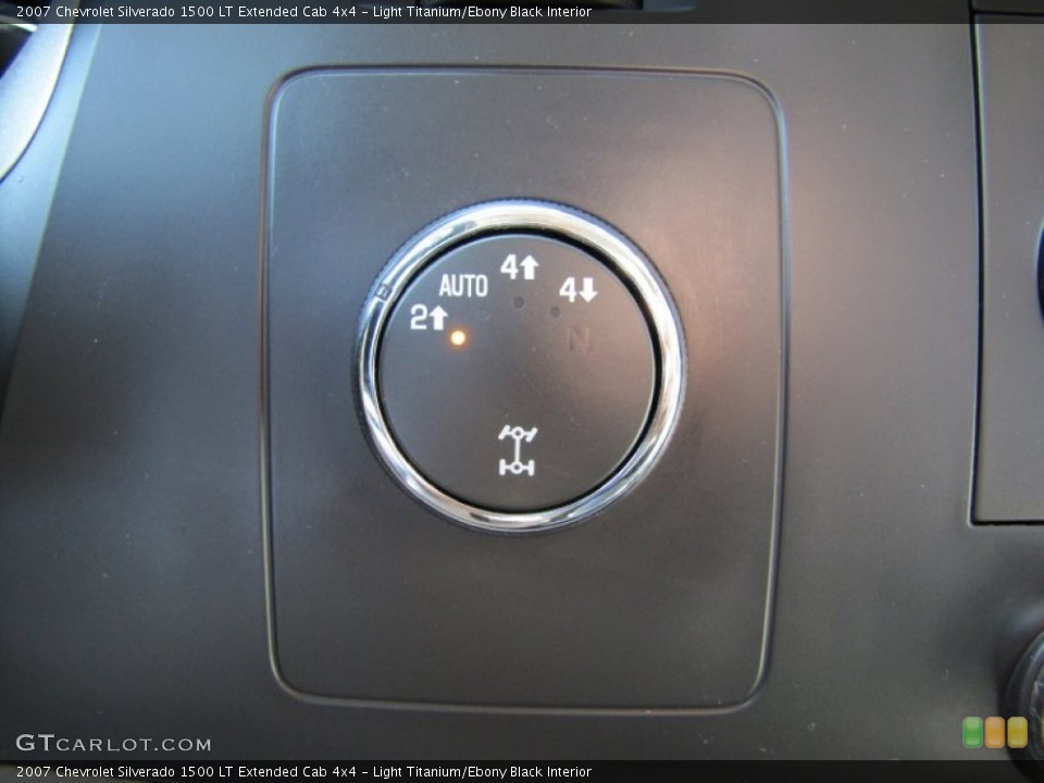 Light Titanium/Ebony Black Interior Controls for the 2007 Chevrolet Silverado 1500 LT Extended Cab 4x4 #52827494