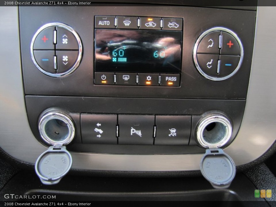 Ebony Interior Controls for the 2008 Chevrolet Avalanche Z71 4x4 #52828949