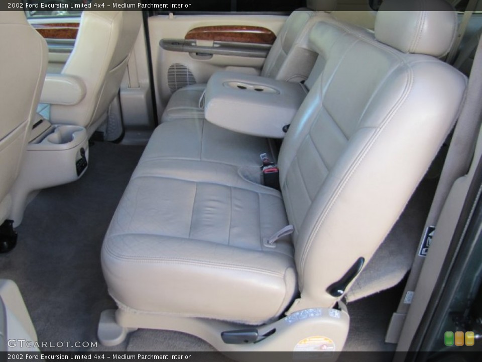 Medium Parchment Interior Photo for the 2002 Ford Excursion Limited 4x4 #52829591